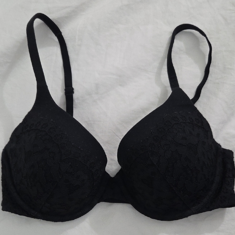 VICTORIA'S SECRET Black Lace Bra🧿